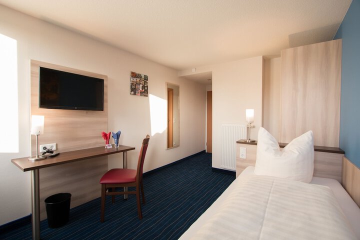 Room 7 of 40