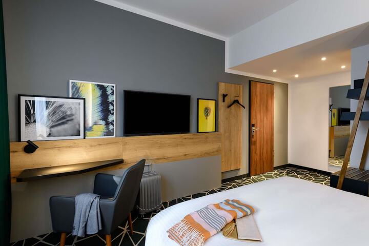 Room 18 of 46