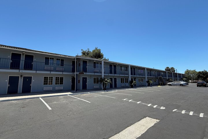 Solano Inn Vallejo Napa Valley / Six Flags