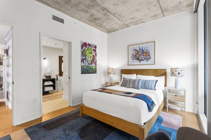 Room 131 of 860