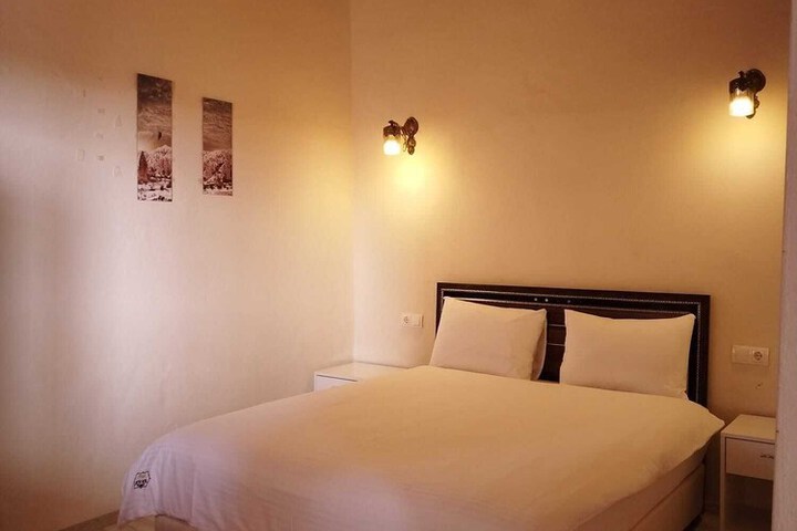 Room 27 of 78