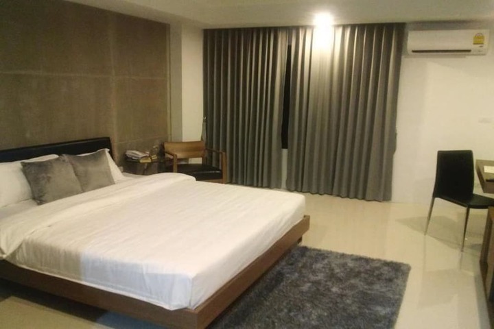 Room 8 of 65