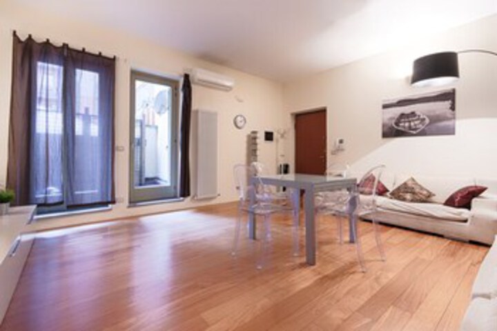 Room 8 of 10