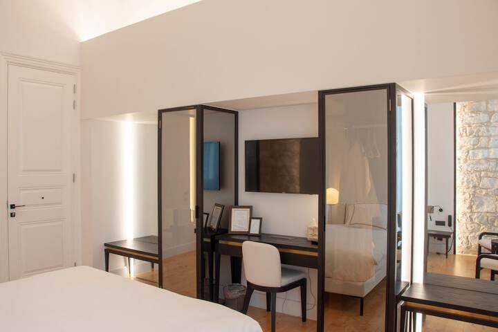 Room 18 of 119