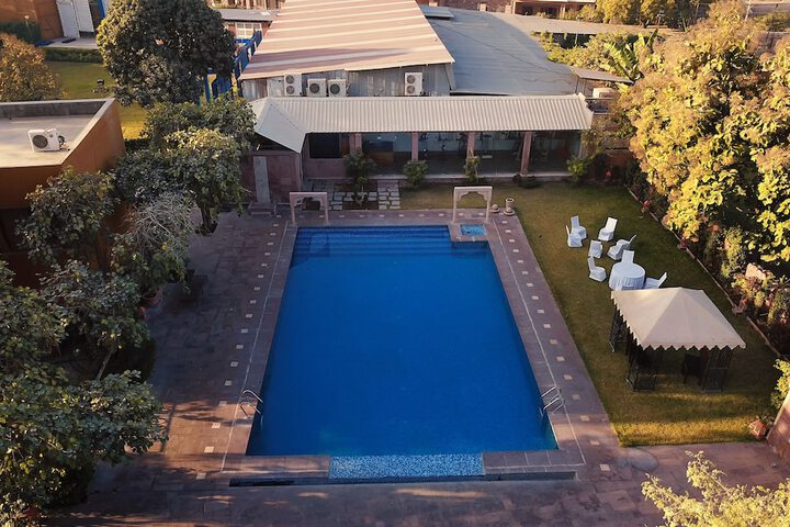 Pool 12 of 22