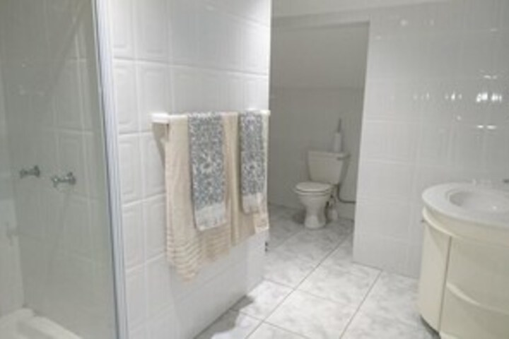 Room 2 of 27