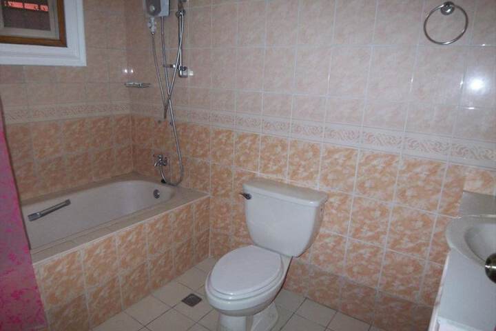 Room 20 of 28