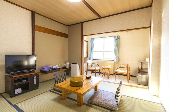 Room 13 of 53
