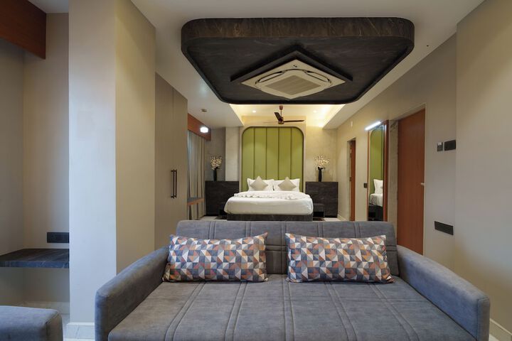 Room 17 of 48