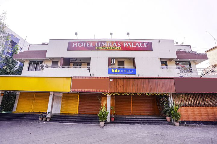 Exterior of Fabhotel Limras Palace