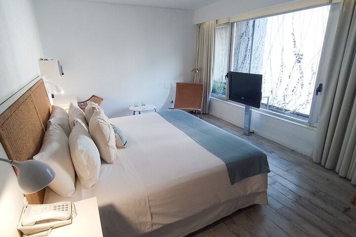 Room 13 of 31