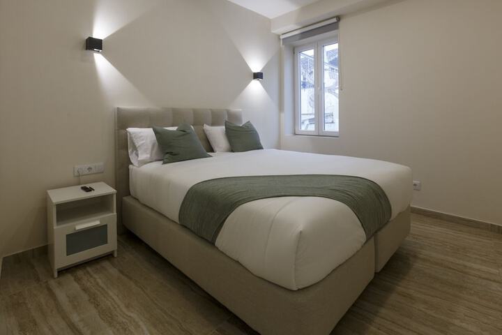 Room 9 of 79
