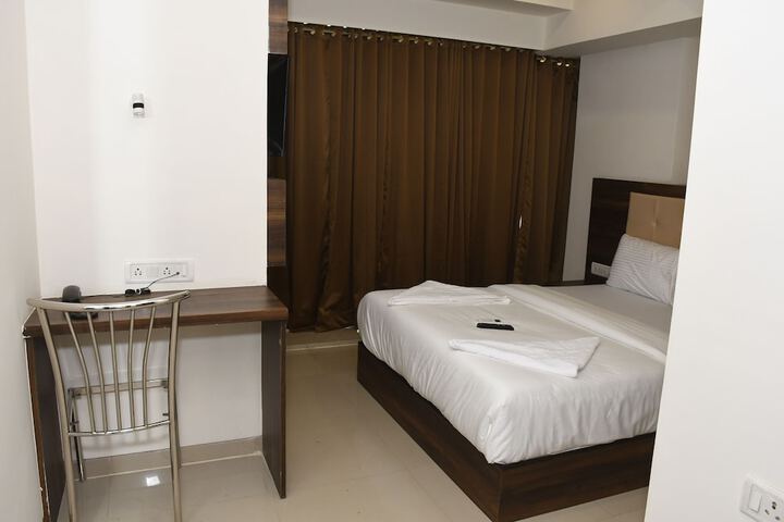 Room 13 of 21