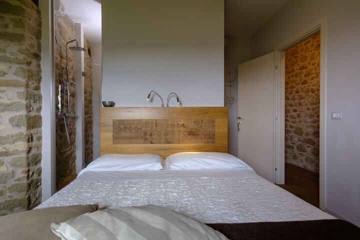 Room 15 of 40