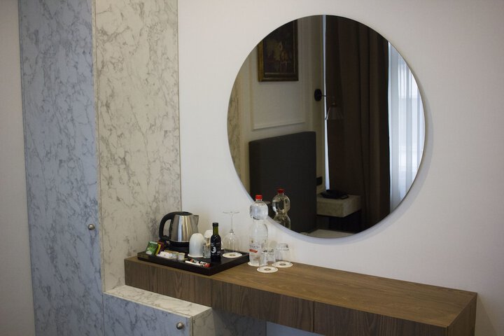 Room 6 of 39