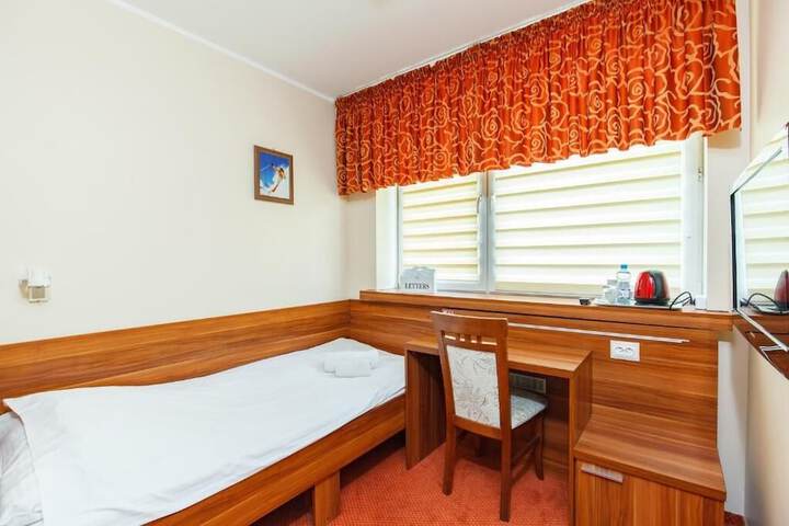 Room 17 of 51