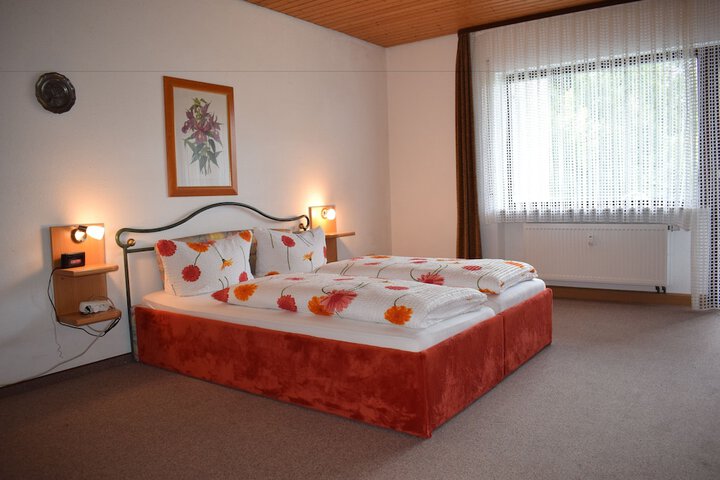 Room 16 of 39