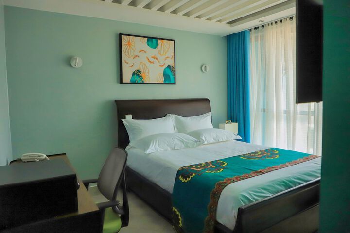 Room 8 of 21