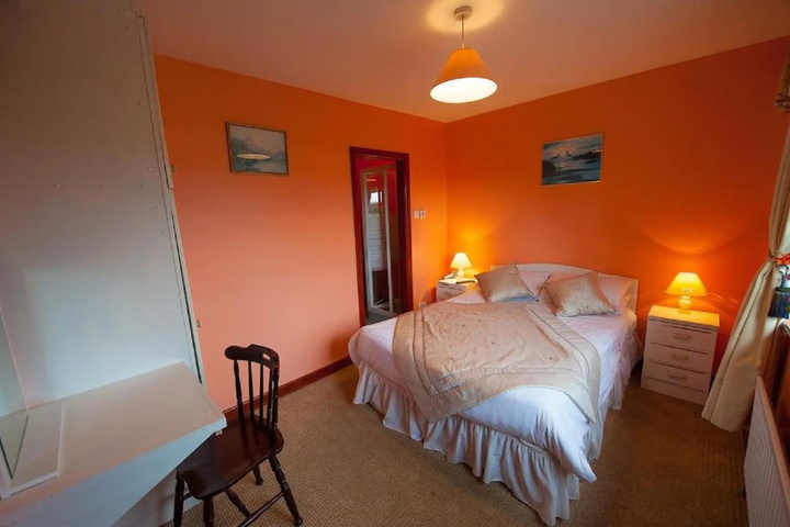 Room 5 of 13