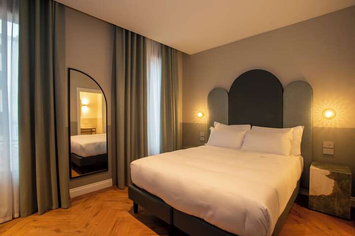 Room 28 of 109