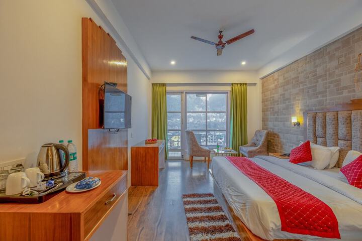 Hyacinth Hotel