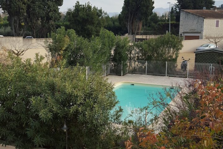 Pool 25 of 34
