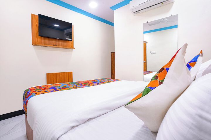 Room 10 of 26