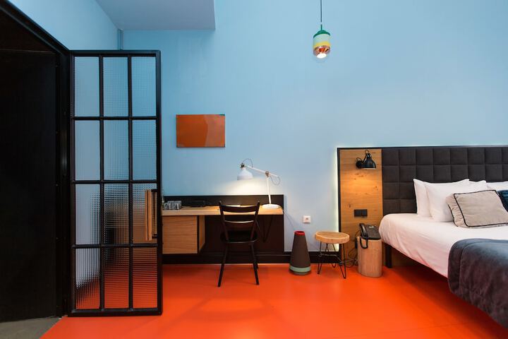 Room 42 of 112