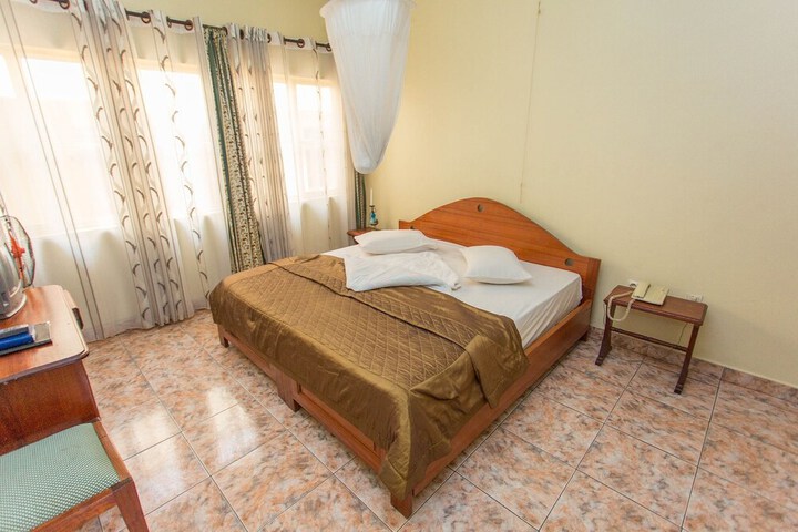 Room 8 of 44