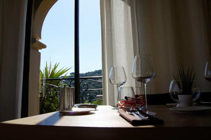 Dining 39 of 68