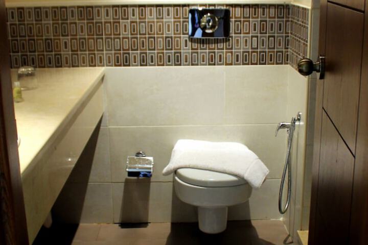 Room 23 of 29