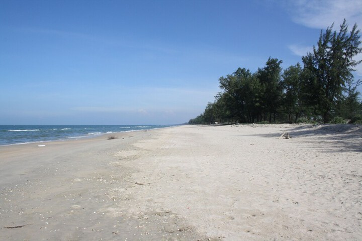 Beach 116 of 159