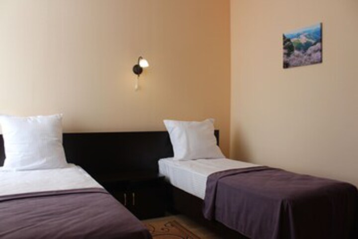 Room 14 of 25