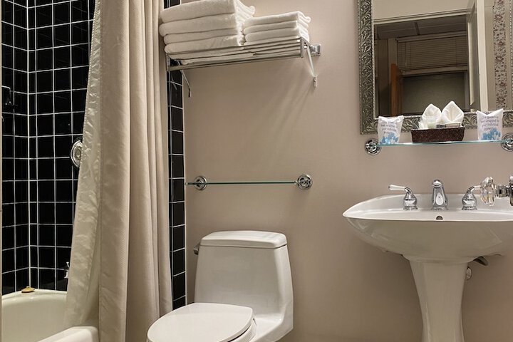 Room 34 of 53