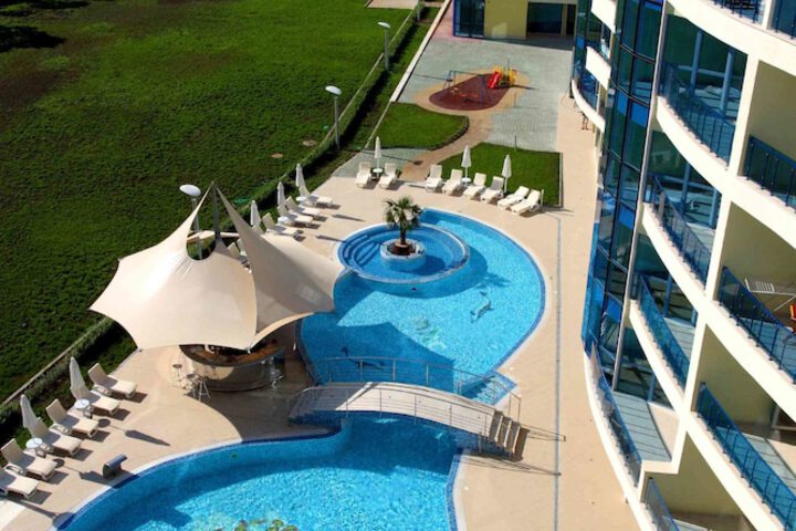 Pools & Facilities