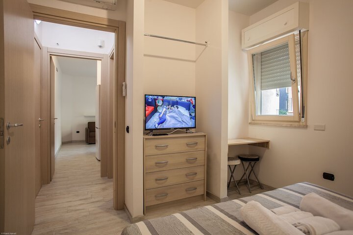 Room 18 of 48