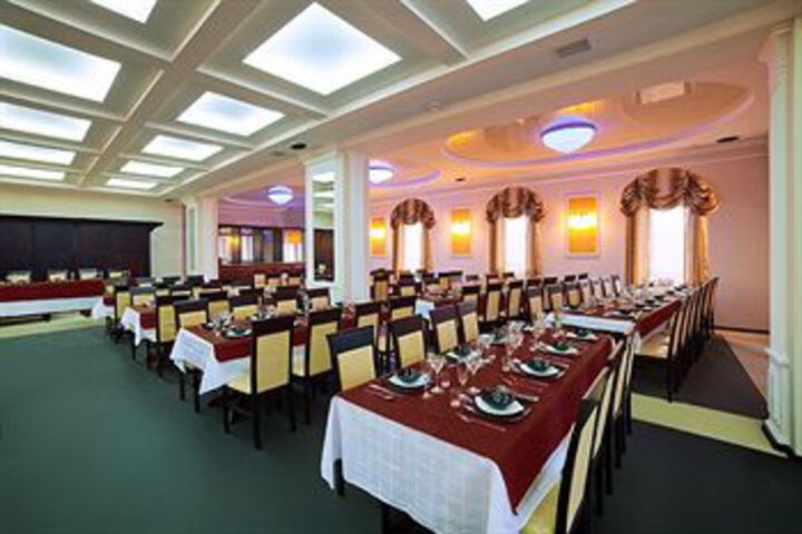 Ballroom/Hall 8 of 49