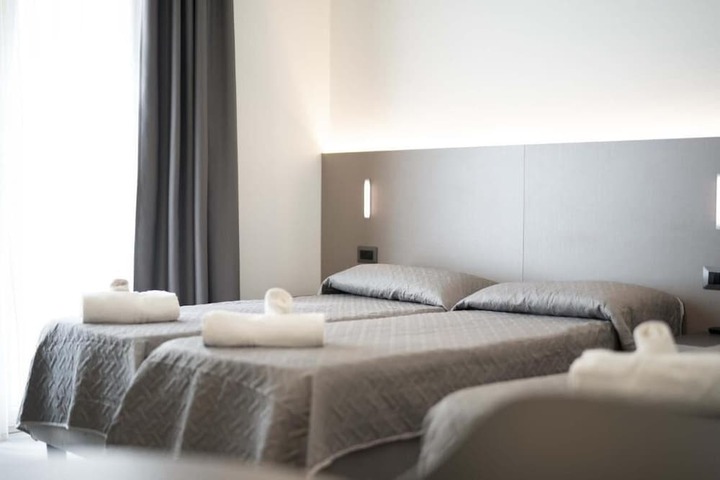 Room 13 of 61
