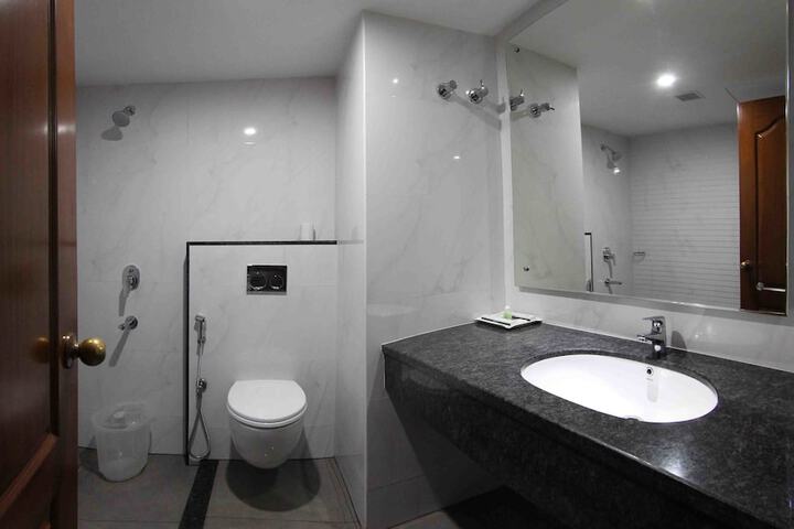 Room 42 of 65
