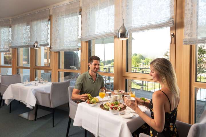 Dining 62 of 82