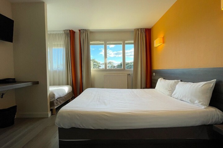 Room 4 of 52