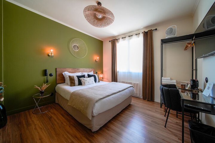 Room 49 of 103