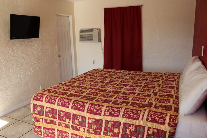 Room 16 of 38