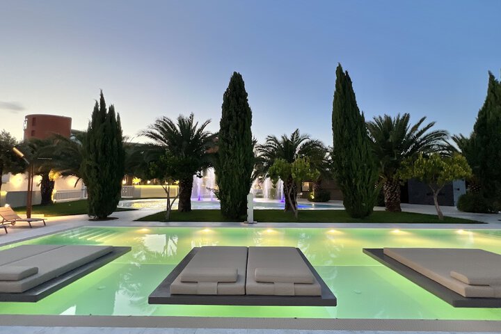 Pool 51 of 106