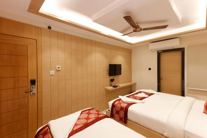 Room 11 of 29
