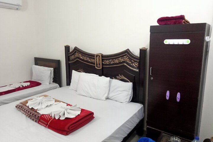 Room 5 of 14