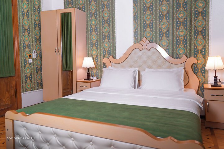 Room 12 of 81