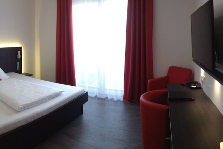 Room 7 of 55
