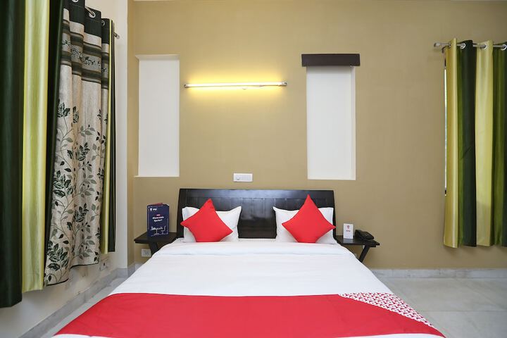 Room 11 of 20