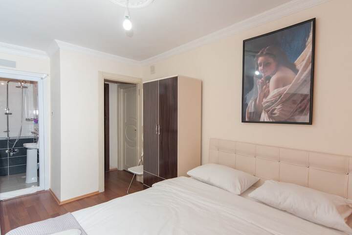 Room 17 of 27